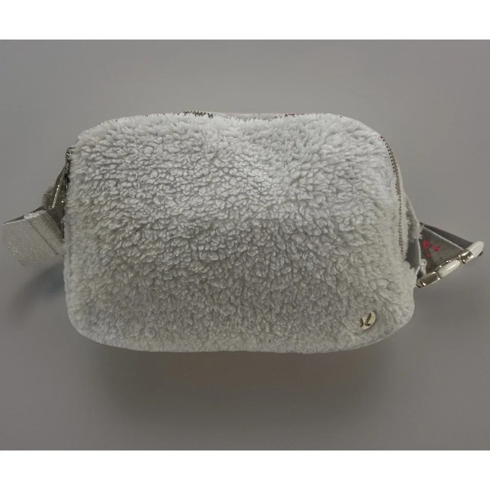 Lululemon Everywhere Belt Bag‎ Plush Fleece Ivory White Fanny Pack New With Tag